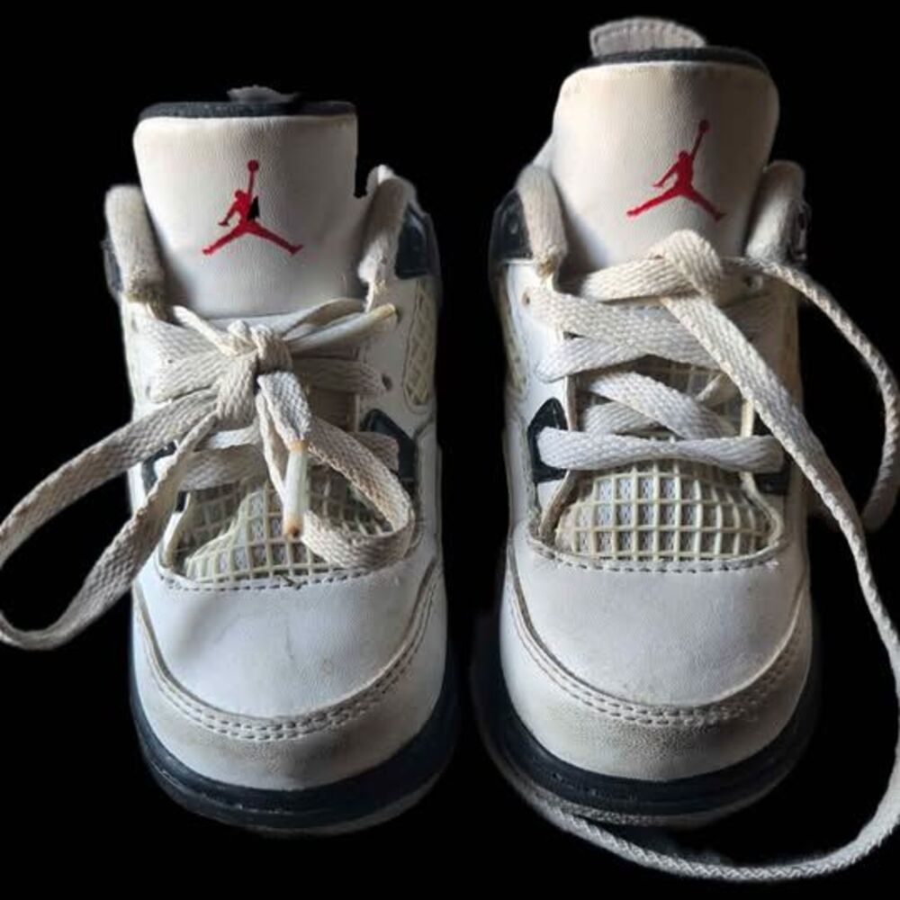 Toddler sneakers, size 6c
